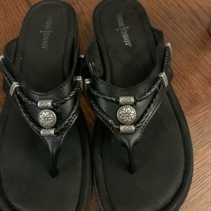 Minnetonka 11WW sandals/flip flops